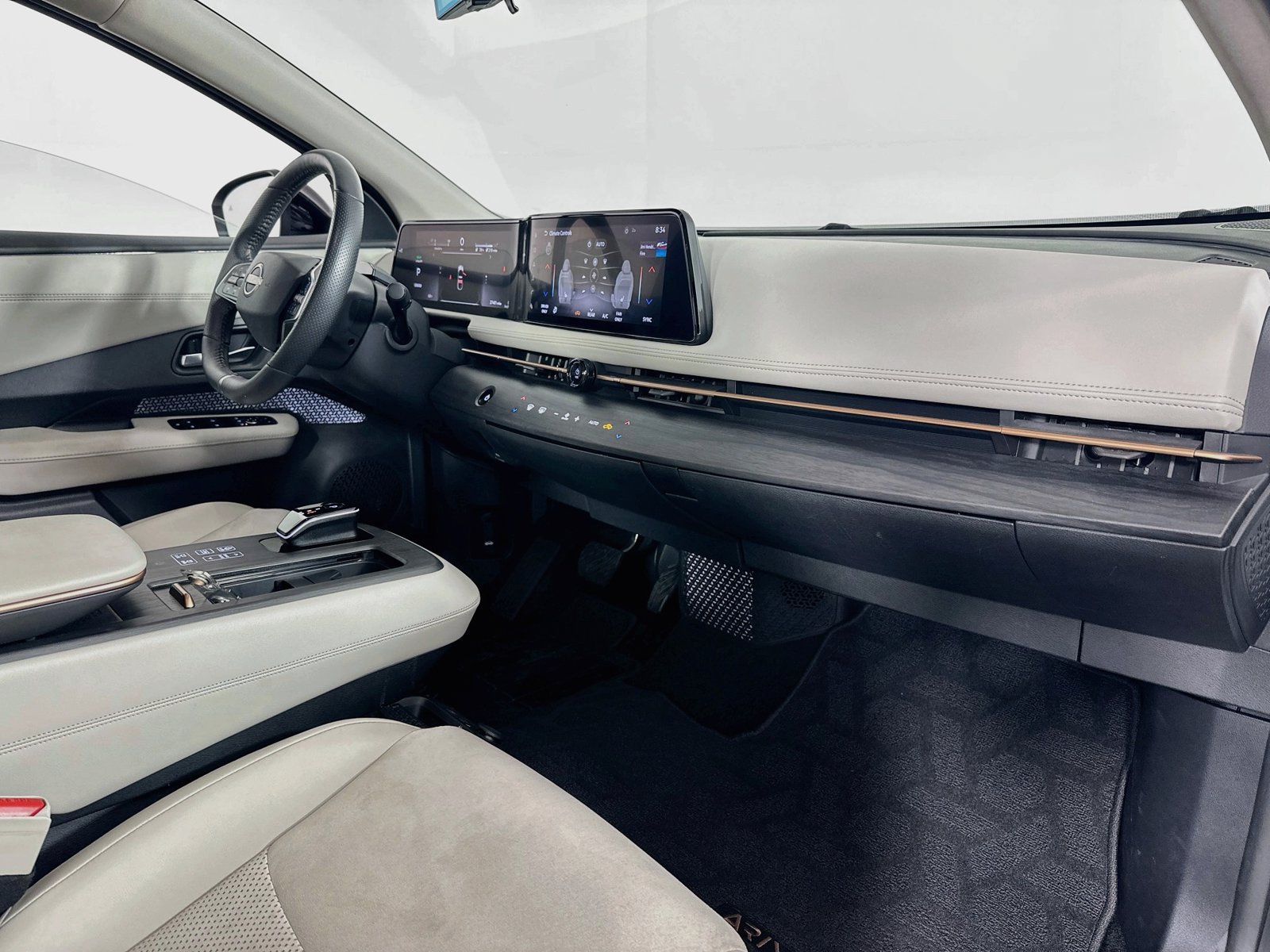 Used 2024 Nissan Ariya FWD image 30