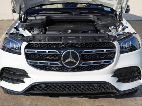 Used 2023 Mercedes-Benz GLS 450 4MATIC image 8