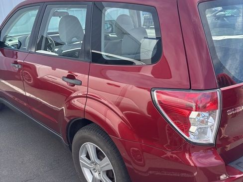 Used 2011 Subaru Forester 2.5X image 9