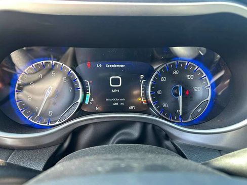 Used 2026 Chrysler Pacifica Select FWD image 12