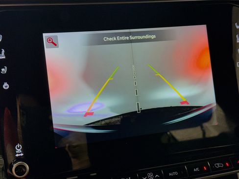 Used 2024 Jeep Wagoneer Series III image 3