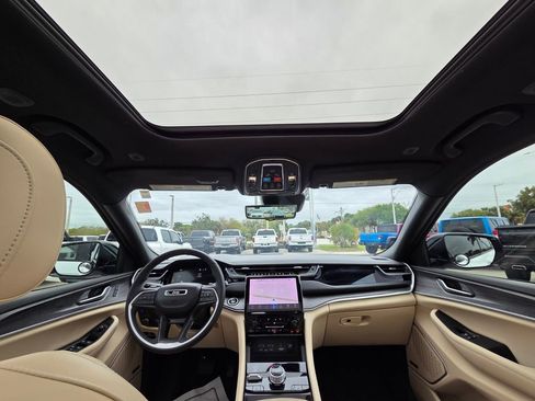 Used 2022 Jeep Grand Cherokee Limited 4xe w/ Luxury Tech Group II image 20