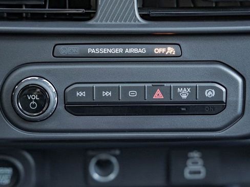 New 2025 Ford Maverick XLT w/ XLT Luxury Package image 32