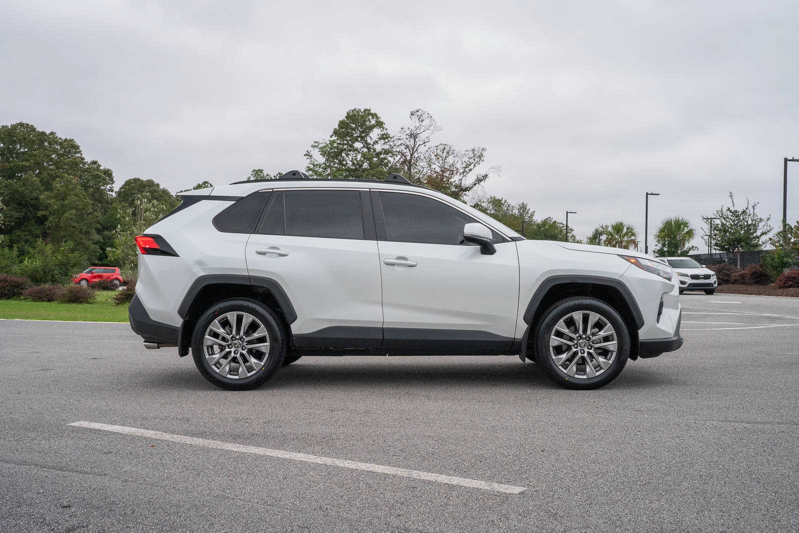 Used 2025 Toyota RAV4 XLE Premium FWD image 9
