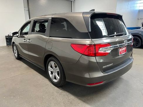 Used 2019 Honda Odyssey EX image 5
