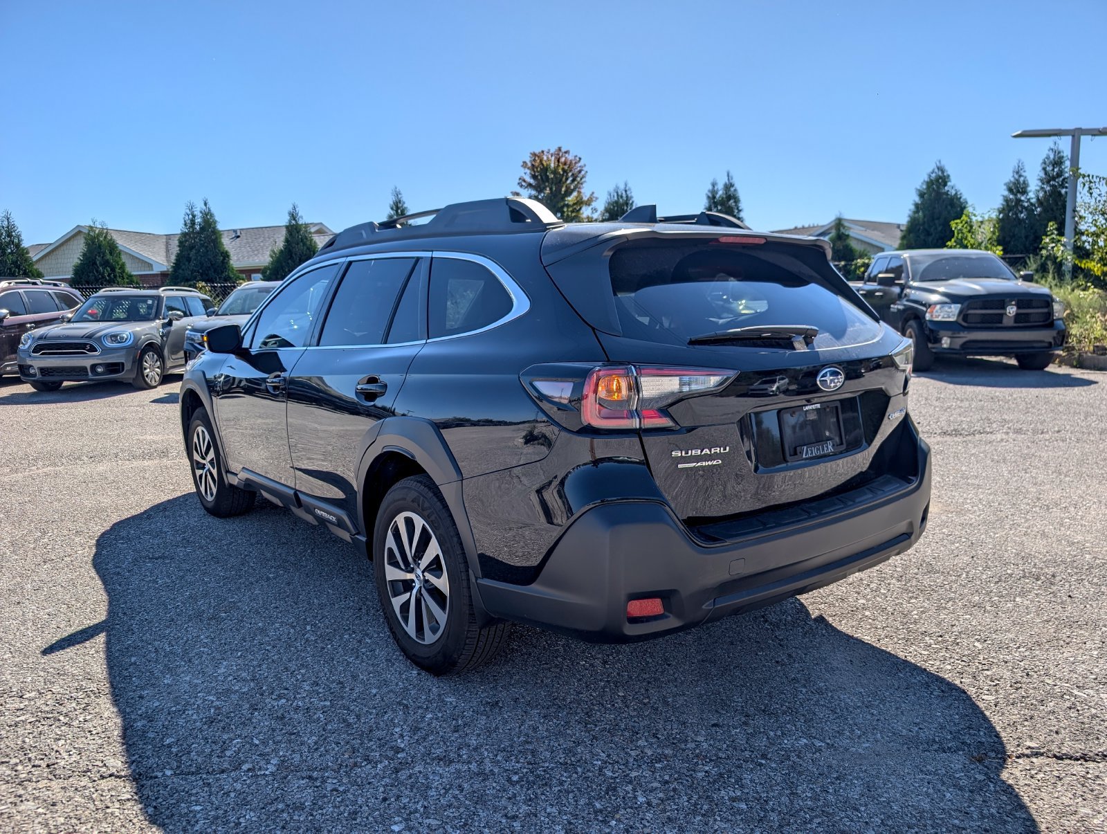 Certified 2025 Subaru Outback Premium AWD/4WD image 5