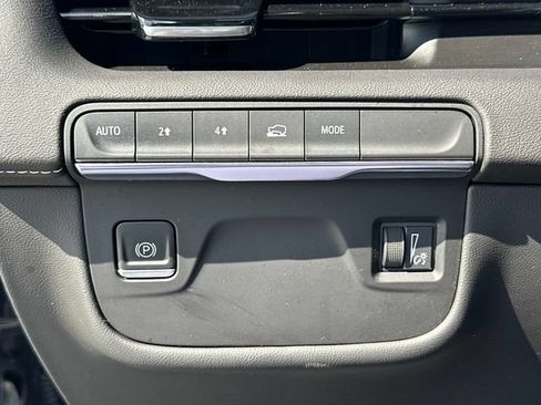 Used 2023 Cadillac Escalade Premium Luxury AWD/4WD image 12