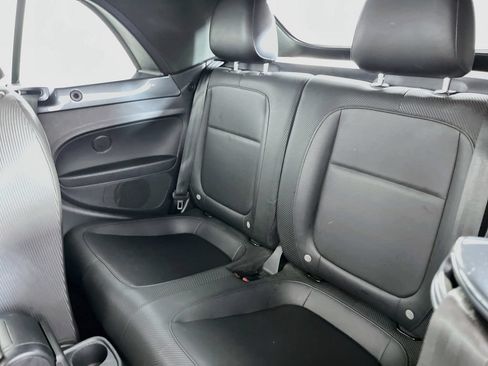 Used 2018 Volkswagen Beetle 2.0T S FWD image 25
