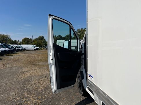 Used 2024 Mercedes-Benz Sprinter 4500 image 12