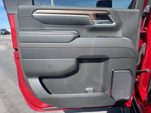 Used 2025 Chevrolet Silverado 2500 High Country w/ Technology Package image 16