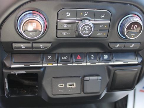 Used 2021 Chevrolet Silverado 1500 LT image 11