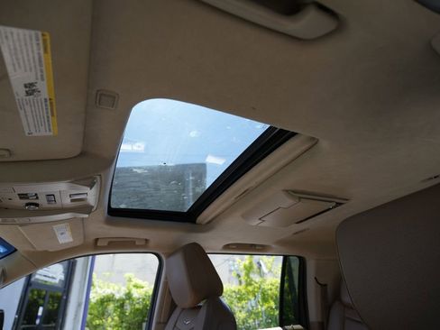 Used 2015 Cadillac Escalade ESV Platinum AWD/4WD image 22