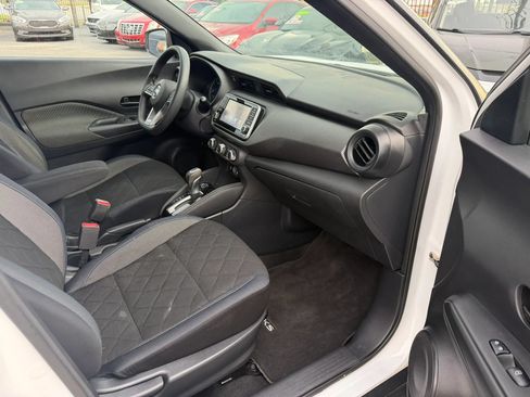 Used 2018 Nissan Kicks S FWD image 10