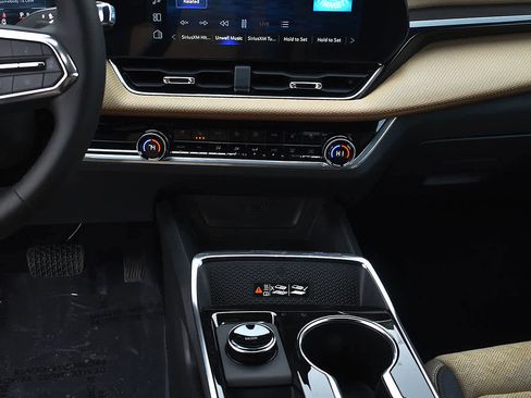 New 2026 Chevrolet Equinox ACTIV image 16