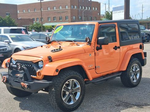 Used 2012 Jeep Wrangler Sahara w/ Dual Top Group AWD/4WD image 18