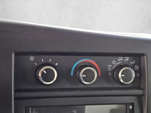 Used 2021 Chevrolet Express 3500 image 15