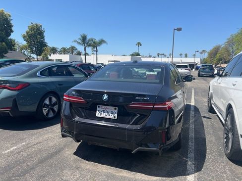 Used 2024 BMW i5 eDrive40i w/ M Sport Package image 5