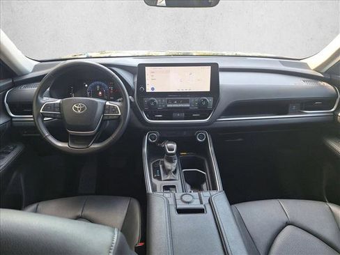 Used 2025 Toyota Grand Highlander AWD image 14