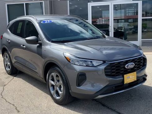 Certified 2025 Ford Escape ST-Line w/ Cold Weather Package FWD image 4