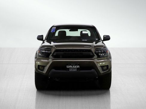 Used 2015 Toyota Tacoma 4x4 Double Cab w/ TRD Off-Road Package image 8