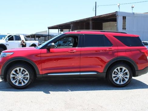 Used 2020 Ford Explorer XLT w/ Equipment Group 202A AWD/4WD image 9