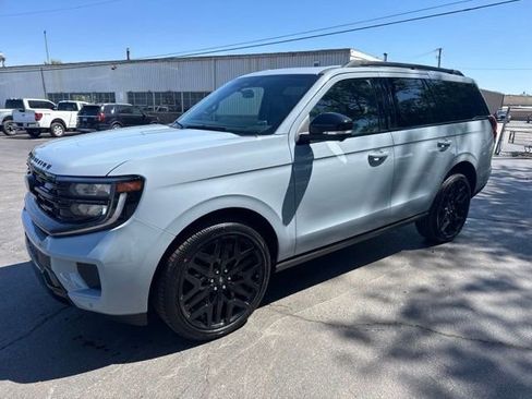 New 2026 Ford Expedition Platinum w/ Stealth Performance Package AWD/4WD image 2