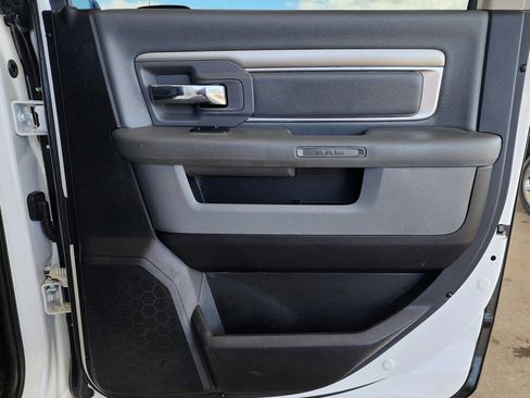 Used 2018 RAM 2500 SLT image 38