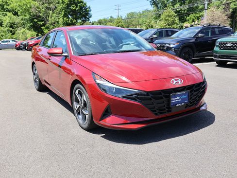 Used 2023 Hyundai Elantra SEL w/ Convenience Package FWD image 1