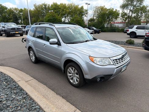 Used 2012 Subaru Forester 2.5X Premium AWD/4WD image 3