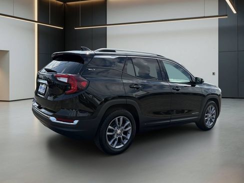Used 2024 GMC Terrain SLT w/ Infotainment Package II FWD image 6