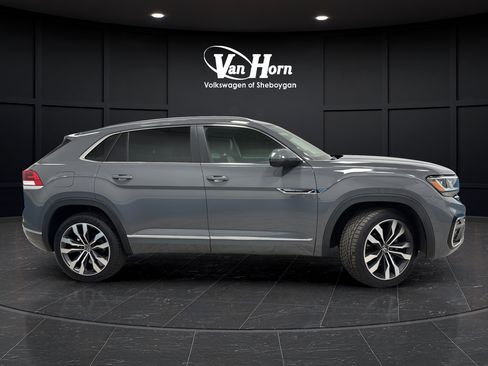 Used 2021 Volkswagen Atlas Cross Sport SEL R-Line w/ Luggage Net & Mats Package AWD/4WD image 8