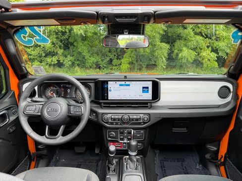 Certified 2025 Jeep Wrangler Unlimited Sport AWD/4WD image 13