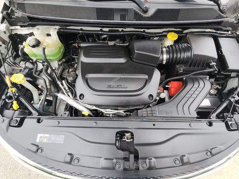 Used 2019 Chrysler Pacifica Touring-L w/ Advanced Safetytec Group FWD image 23