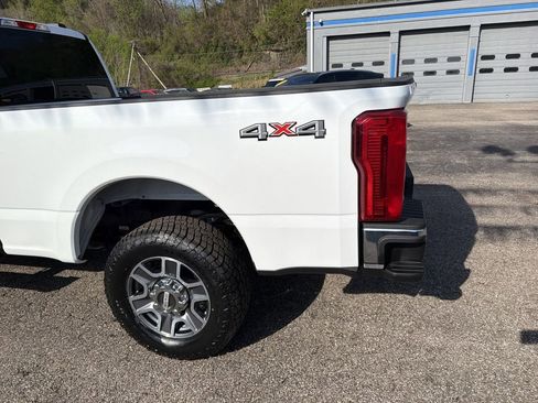 Used 2025 Ford F250 XLT image 7