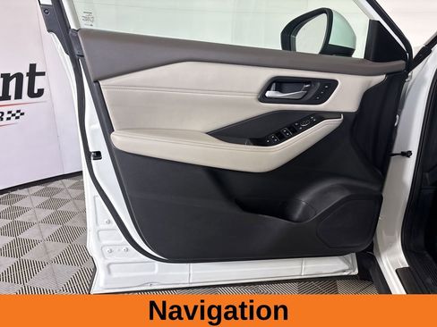 Used 2023 Nissan Rogue SL w/ SL Premium Package image 9