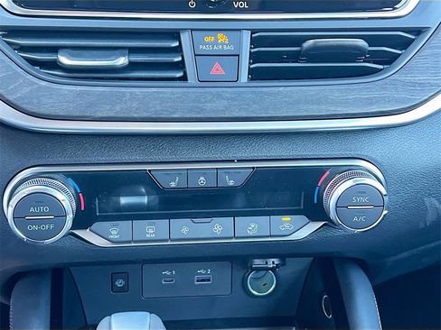 New 2025 Nissan Altima 2.5 SL image 16