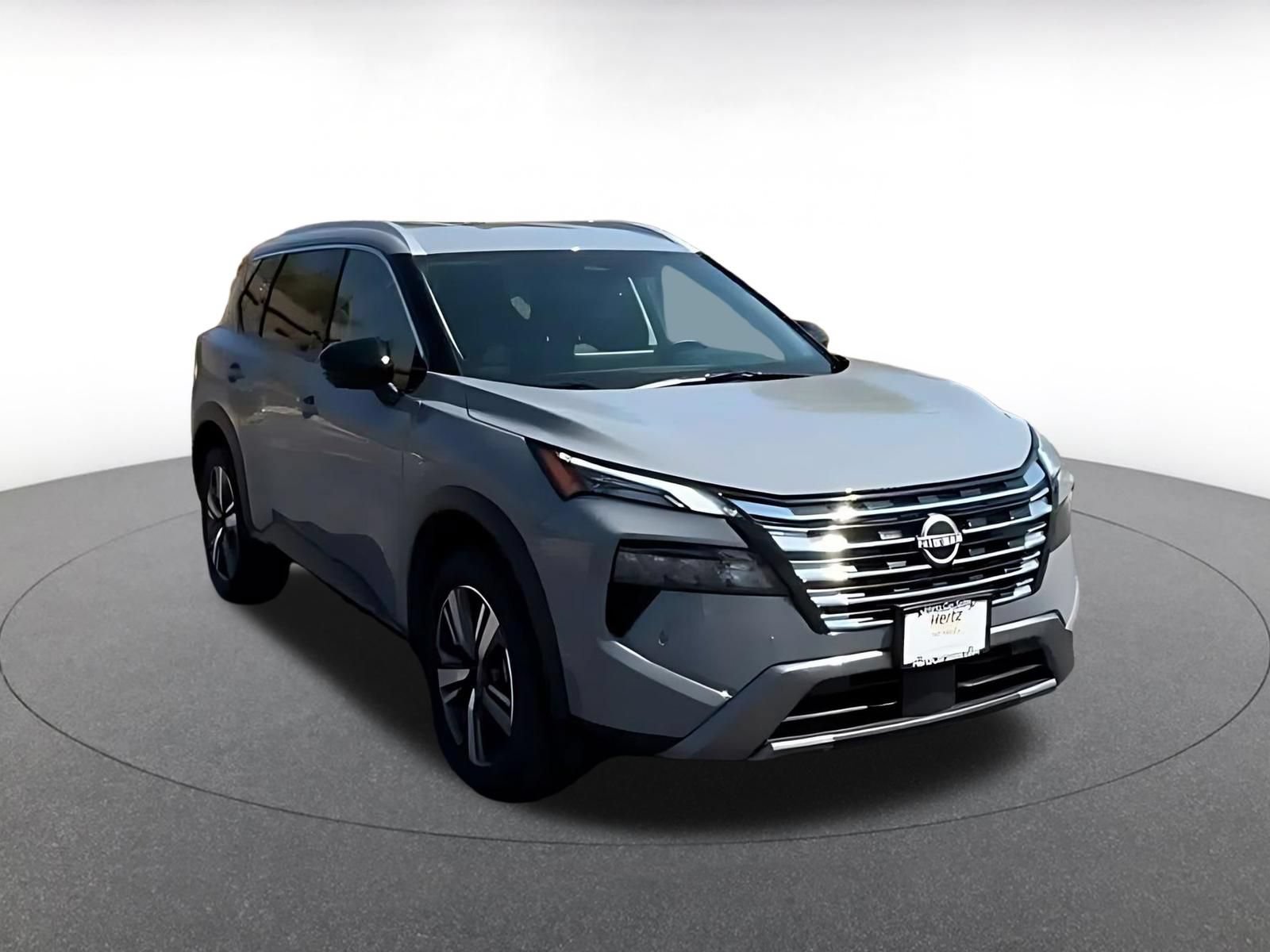 Used 2026 Nissan Rogue SL FWD image 3
