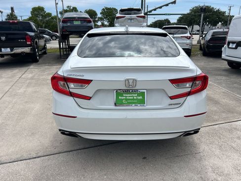 Used 2018 Honda Accord Sport image 4