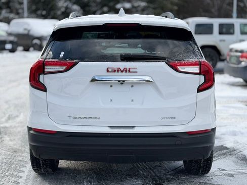 Used 2022 GMC Terrain SLE w/ Driver Convenience Package image 4