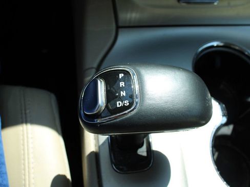 Used 2014 Jeep Grand Cherokee Limited image 18