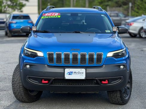 Used 2019 Jeep Cherokee Trailhawk AWD/4WD image 2