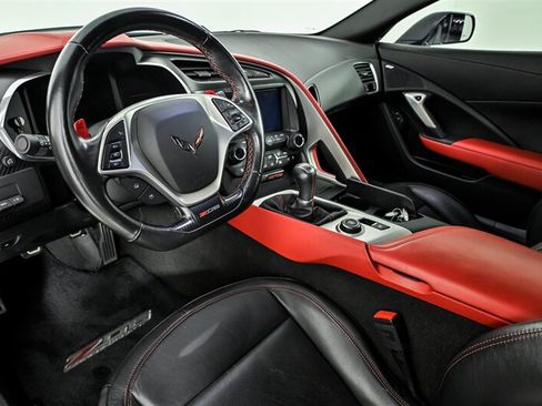 Used 2019 Chevrolet Corvette Z06 RWD image 16