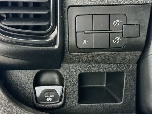 Used 2024 RAM ProMaster 2500 w/ Convenience Group FWD image 10