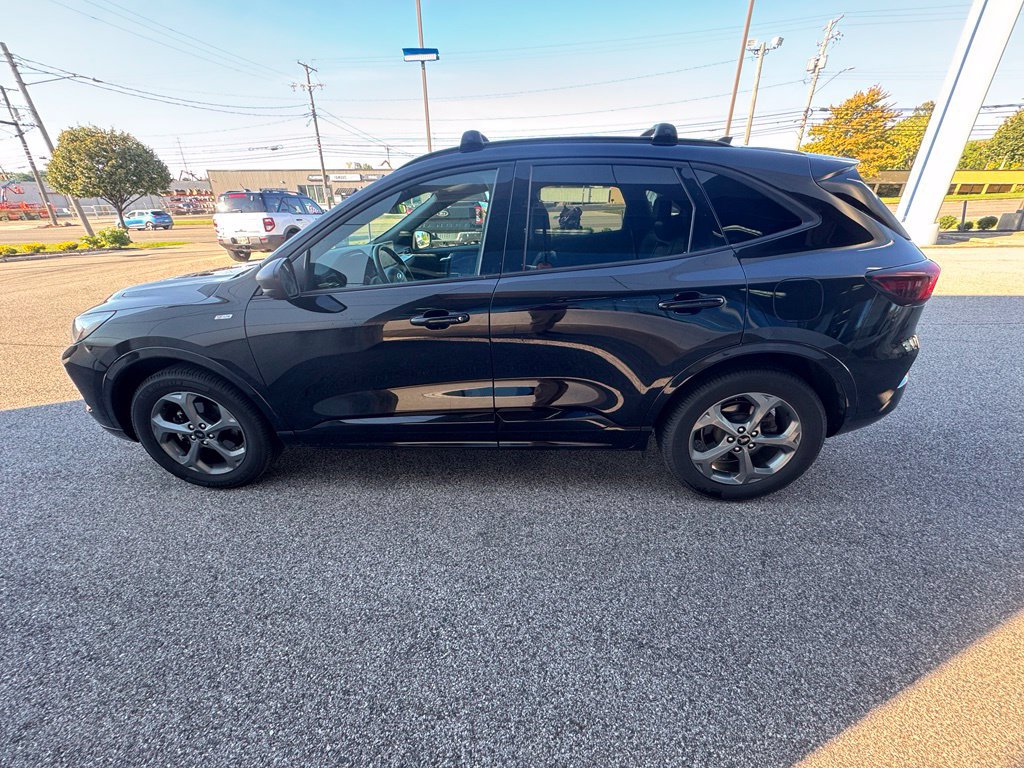 Certified 2023 Ford Escape ST-Line w/ Tech Pack #1 AWD/4WD image 4