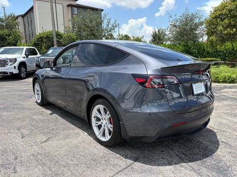 Used 2022 Tesla Model Y Performance AWD/4WD image 12