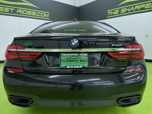 Used 2017 BMW 740i image 8