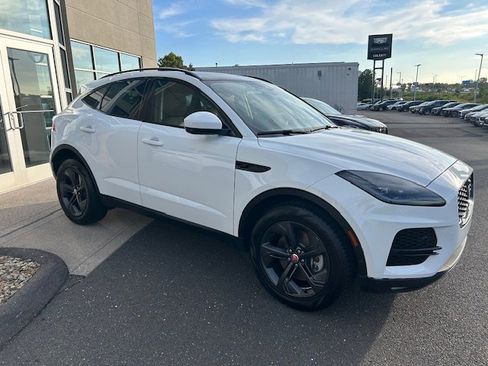 Certified 2022 Jaguar E-PACE SE image 9