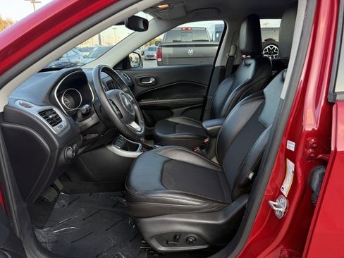 Used 2019 Jeep Compass Latitude w/ Popular Equipment Group image 25