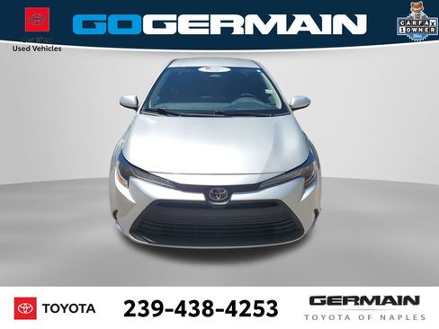 Certified 2025 Toyota Corolla LE FWD image 3