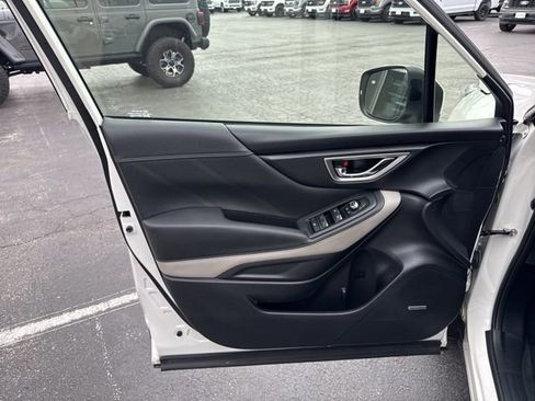 Used 2023 Subaru Forester Limited image 27